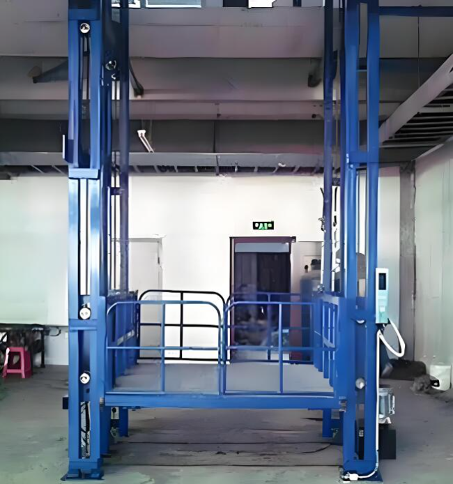 屏山导轨式升降货梯